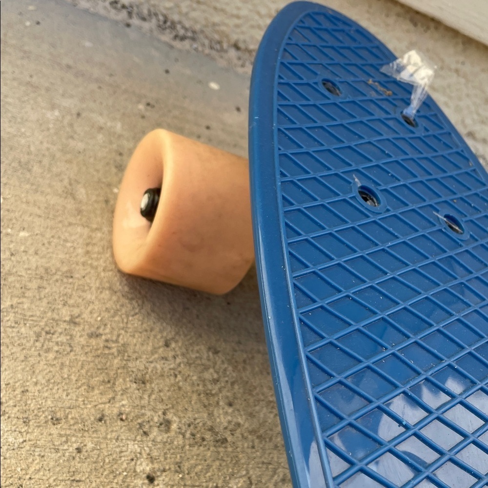 Blue Skateboard for Kids for age 6 and up - Picture 5 of 11